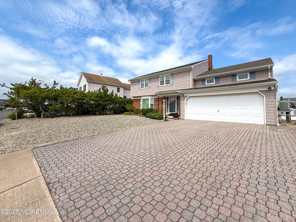 Mantoloking, New Jersey, 08738, United States, 4 Bedrooms Bedrooms, ,3 BathroomsBathrooms,Residential,Forsale,1922724
