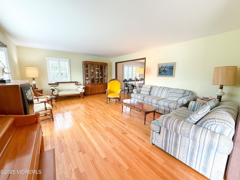 Mantoloking, New Jersey, 08738, United States, 4 Bedrooms Bedrooms, ,3 BathroomsBathrooms,Residential,Forsale,1922724