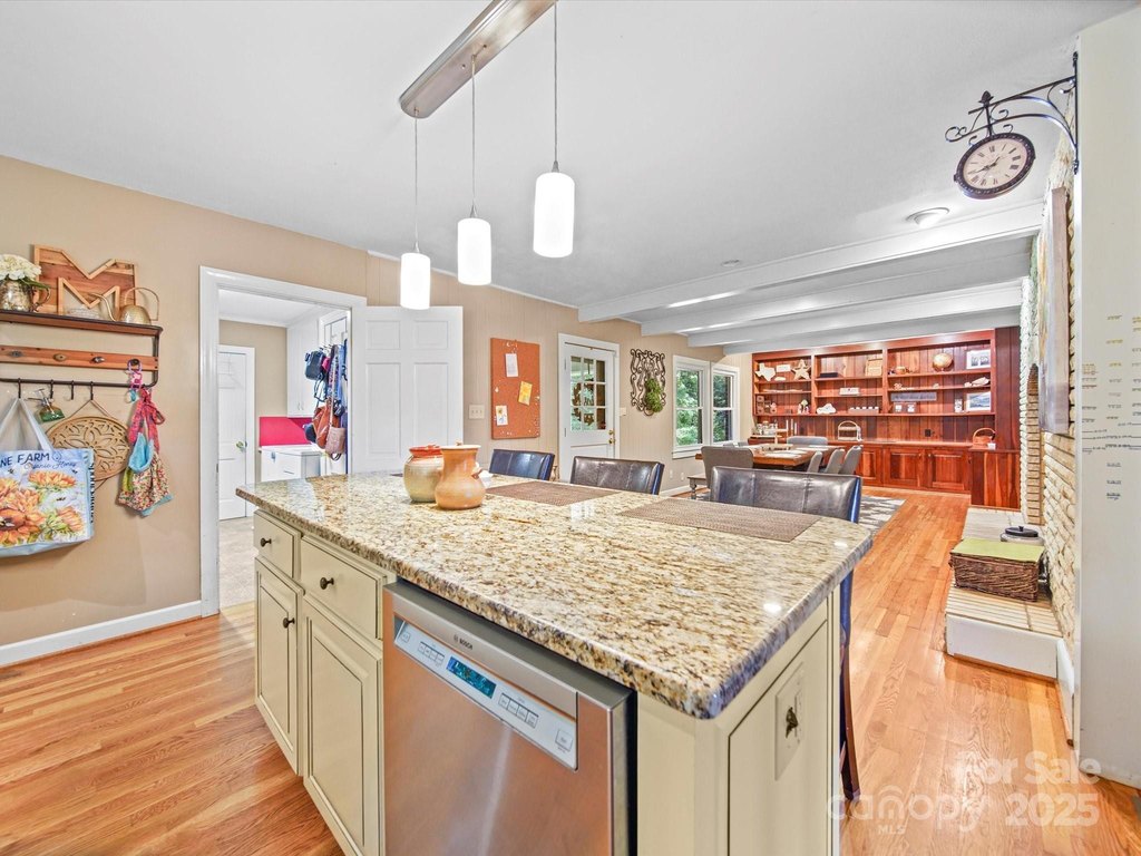 Statesville, North Carolina, 28625, United States, 3 Bedrooms Bedrooms, ,3 BathroomsBathrooms,Residential,Forsale,1985982