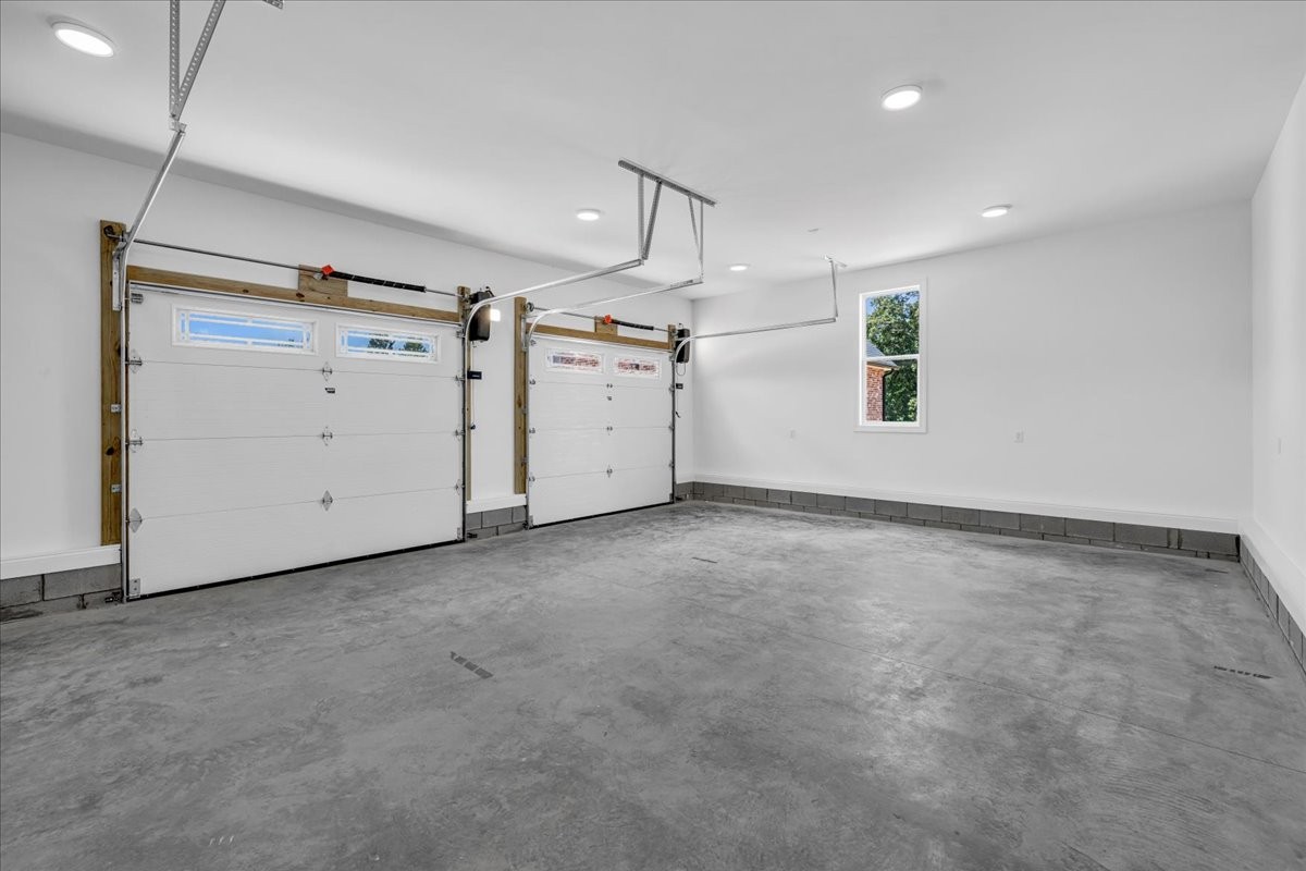 Smithville, Tennessee, 37166, United States, 3 Bedrooms Bedrooms, ,2.5 BathroomsBathrooms,Residential,Forsale,1999475