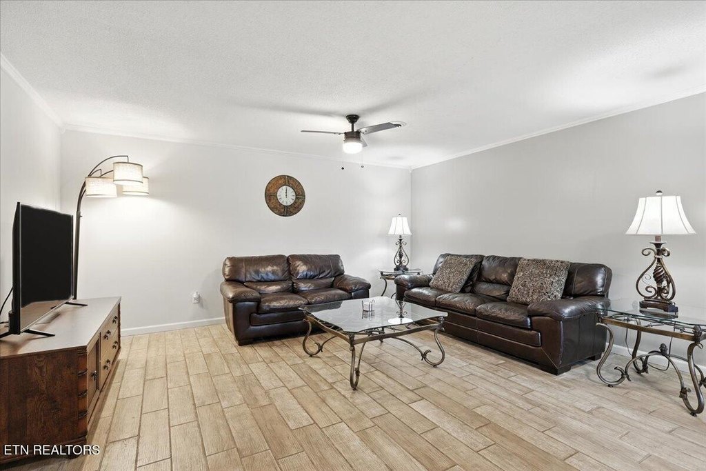 Louisville, Tennessee, 37777, United States, 3 Bedrooms Bedrooms, ,6 BathroomsBathrooms,Residential,Forsale,1942428