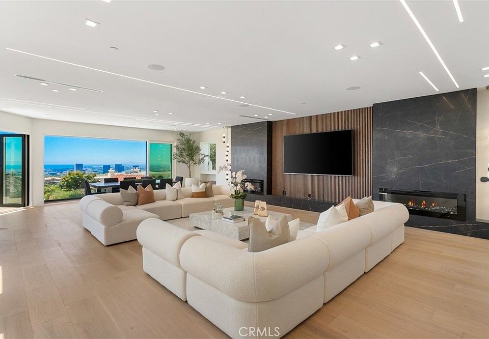 Newport Beach, California, 92660, United States, 5 Bedrooms Bedrooms, ,8 BathroomsBathrooms,Residential,Forsale,1927549