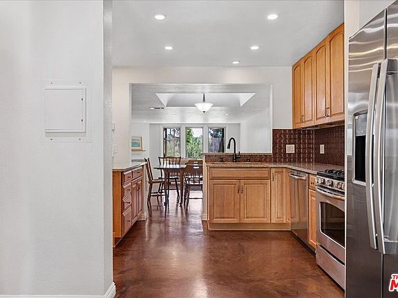 Mission Viejo, California, 92692, United States, 2 Bedrooms Bedrooms, ,2 BathroomsBathrooms,Residential,Forsale,1927551