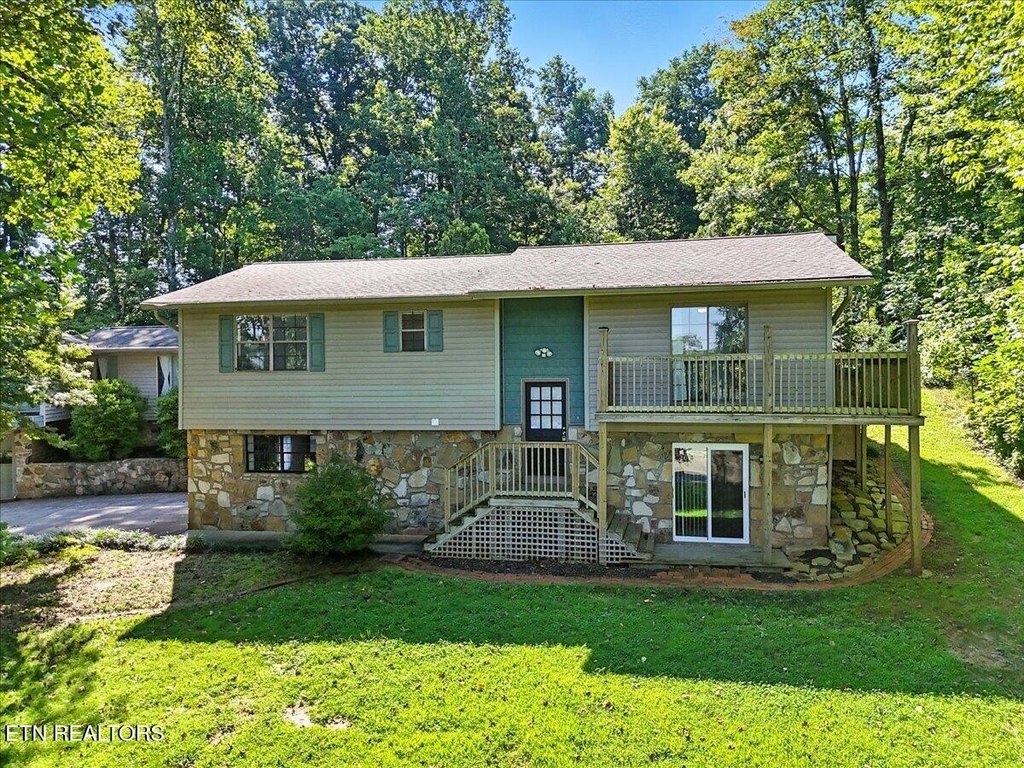 Louisville, Tennessee, 37777, United States, 3 Bedrooms Bedrooms, ,6 BathroomsBathrooms,Residential,Forsale,1942428