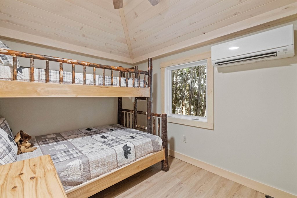 Moultonborough, New Hampshire, 03254, United States, 3 Bedrooms Bedrooms, ,1 BathroomBathrooms,Residential,Forsale,1952913