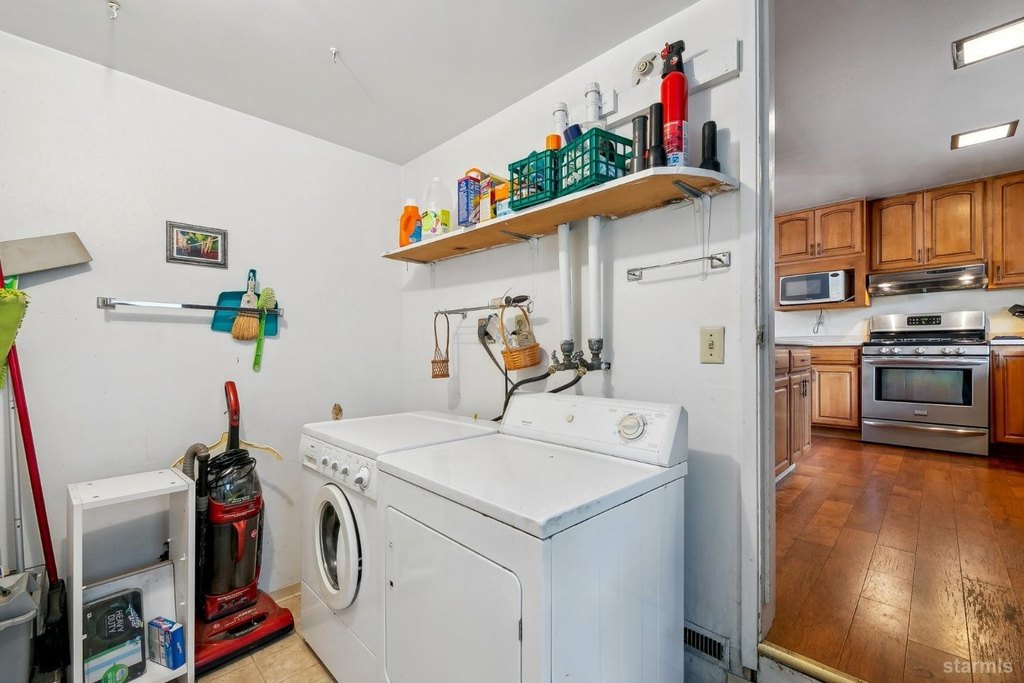 South Lake Tahoe, California, 96150, United States, 3 Bedrooms Bedrooms, ,2 BathroomsBathrooms,Residential,Forsale,1886486