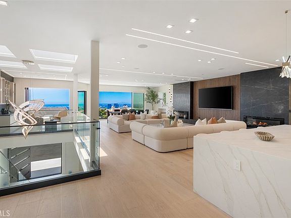 Newport Beach, California, 92660, United States, 5 Bedrooms Bedrooms, ,8 BathroomsBathrooms,Residential,Forsale,1927549