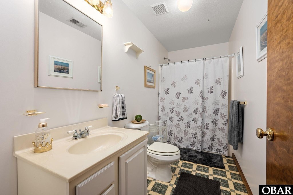 Kitty Hawk, North Carolina, 27949, United States, 4 Bedrooms Bedrooms, ,4.5 BathroomsBathrooms,Residential,Forsale,1951913