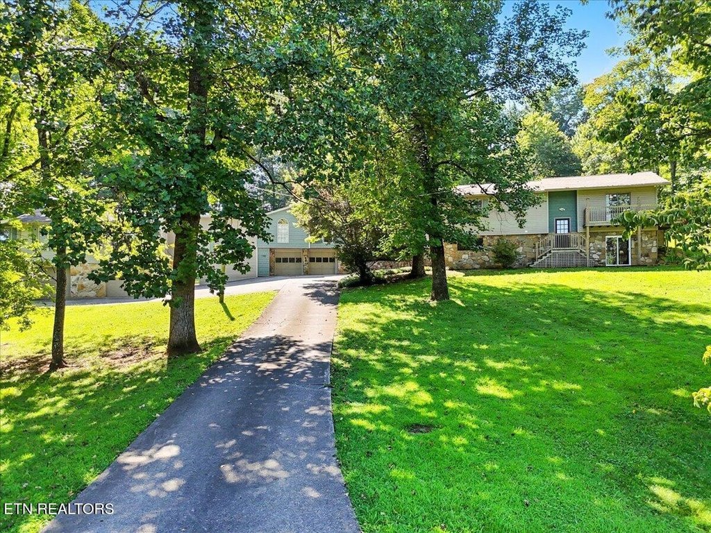 Louisville, Tennessee, 37777, United States, 3 Bedrooms Bedrooms, ,6 BathroomsBathrooms,Residential,Forsale,1942428