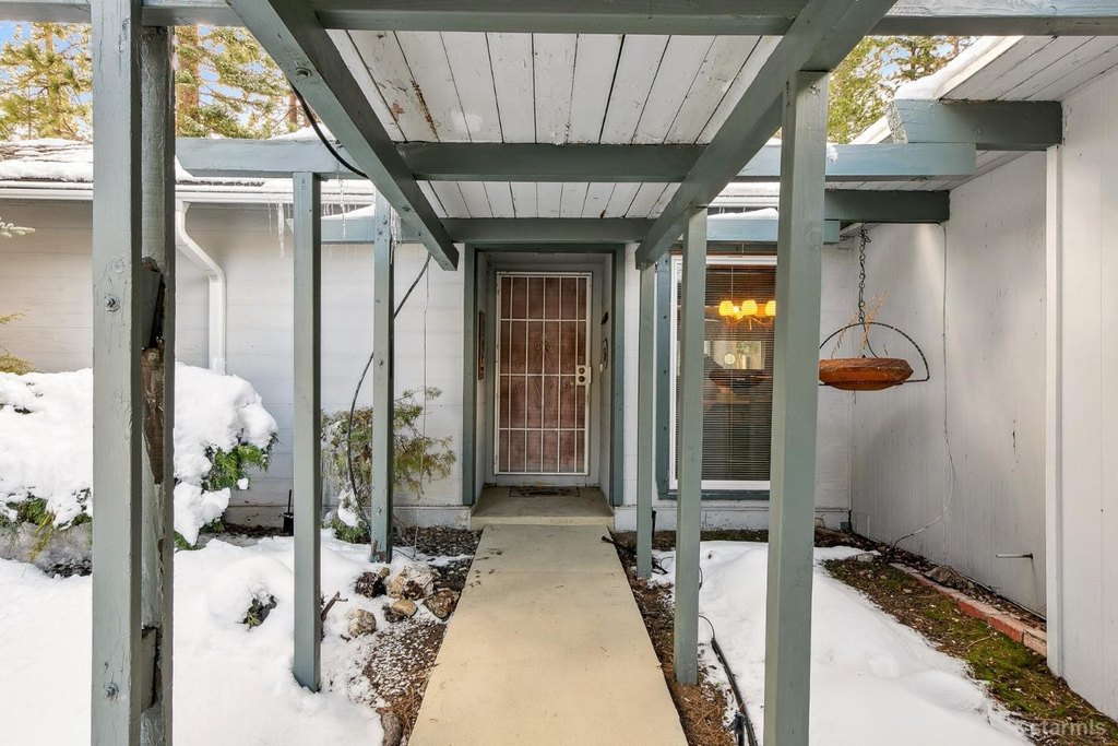 South Lake Tahoe, California, 96150, United States, 3 Bedrooms Bedrooms, ,2 BathroomsBathrooms,Residential,Forsale,1886486