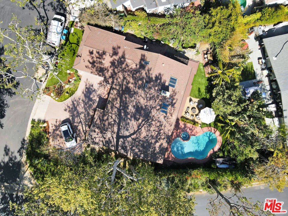 Malibu, California, 90265, United States, 4 Bedrooms Bedrooms, ,3 BathroomsBathrooms,Residential,Forsale,1904940