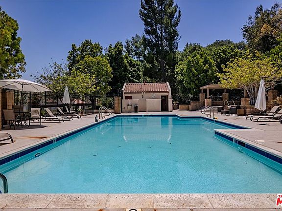 Mission Viejo, California, 92692, United States, 2 Bedrooms Bedrooms, ,2 BathroomsBathrooms,Residential,Forsale,1927551