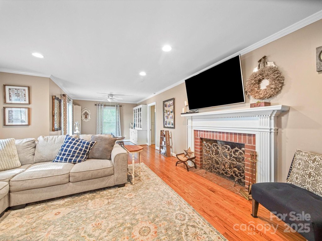 Statesville, North Carolina, 28625, United States, 3 Bedrooms Bedrooms, ,3 BathroomsBathrooms,Residential,Forsale,1985982