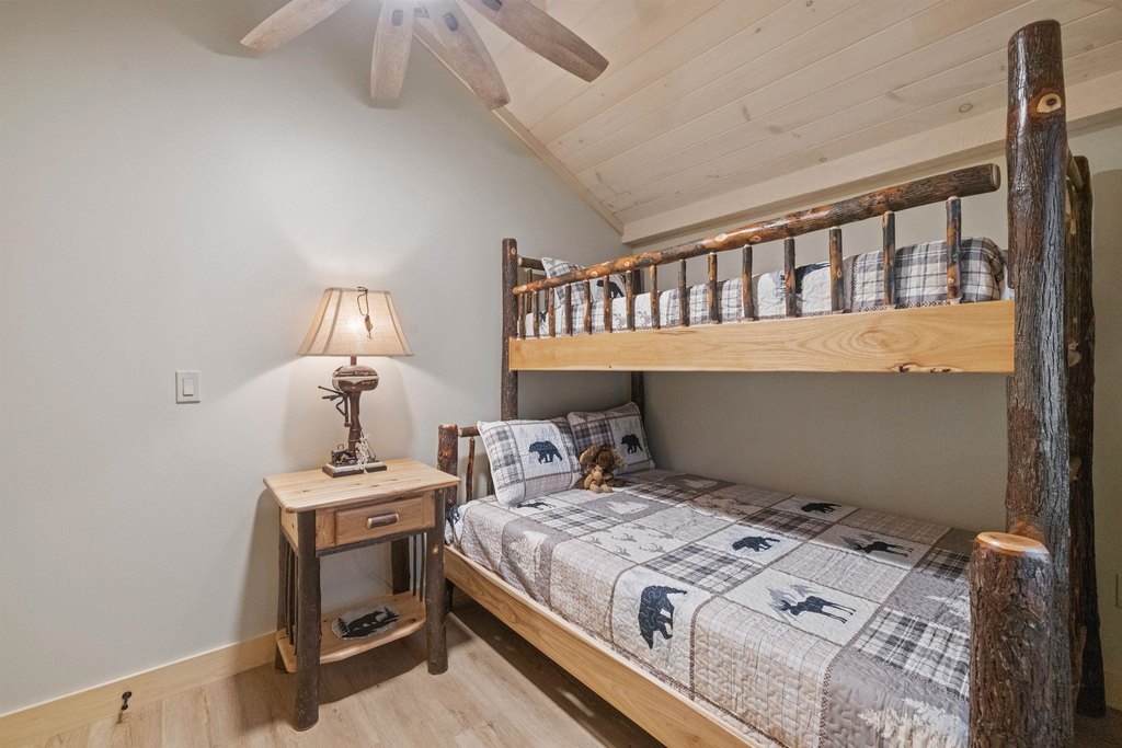 Moultonborough, New Hampshire, 03254, United States, 3 Bedrooms Bedrooms, ,1 BathroomBathrooms,Residential,Forsale,1952913