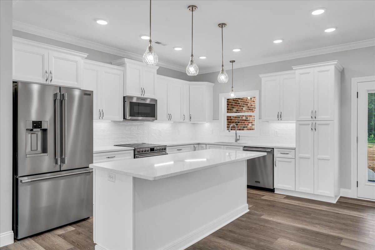 Smithville, Tennessee, 37166, United States, 3 Bedrooms Bedrooms, ,2.5 BathroomsBathrooms,Residential,Forsale,1999475