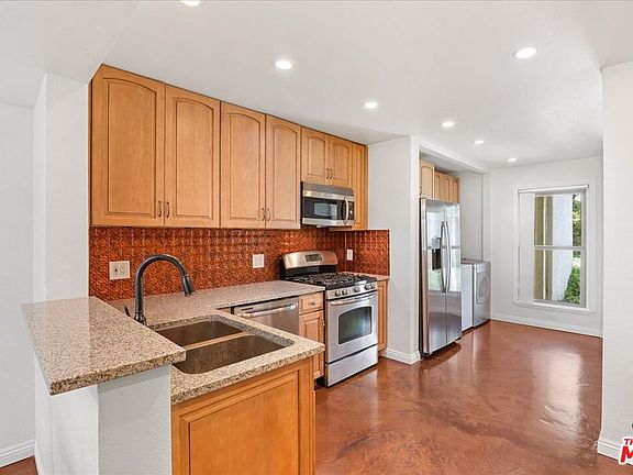 Mission Viejo, California, 92692, United States, 2 Bedrooms Bedrooms, ,2 BathroomsBathrooms,Residential,Forsale,1927551