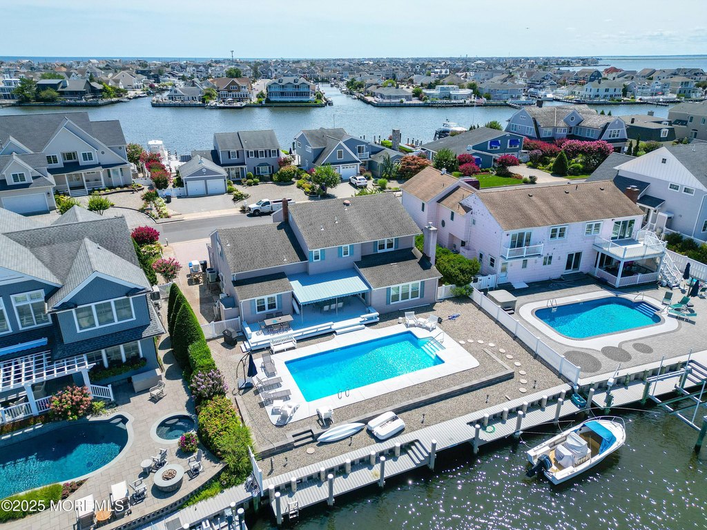 Mantoloking, New Jersey, 08738, United States, 4 Bedrooms Bedrooms, ,3 BathroomsBathrooms,Residential,Forsale,1922724
