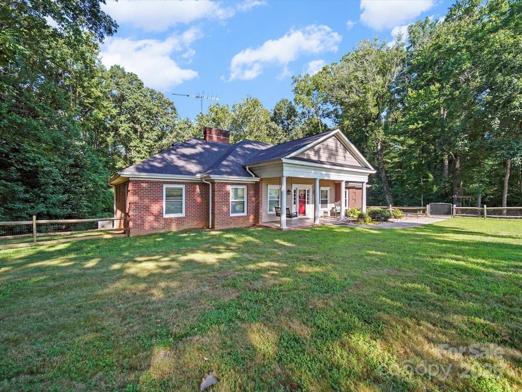Statesville, North Carolina, 28625, United States, 3 Bedrooms Bedrooms, ,3 BathroomsBathrooms,Residential,Forsale,1985982