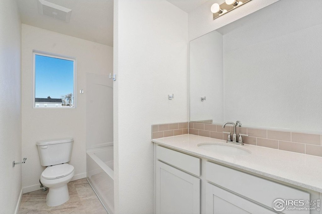 Hudson, Colorado, 80642, United States, 3 Bedrooms Bedrooms, ,2.5 BathroomsBathrooms,Residential,Forsale,2004292