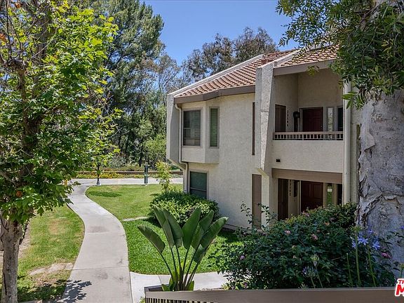 Mission Viejo, California, 92692, United States, 2 Bedrooms Bedrooms, ,2 BathroomsBathrooms,Residential,Forsale,1927551