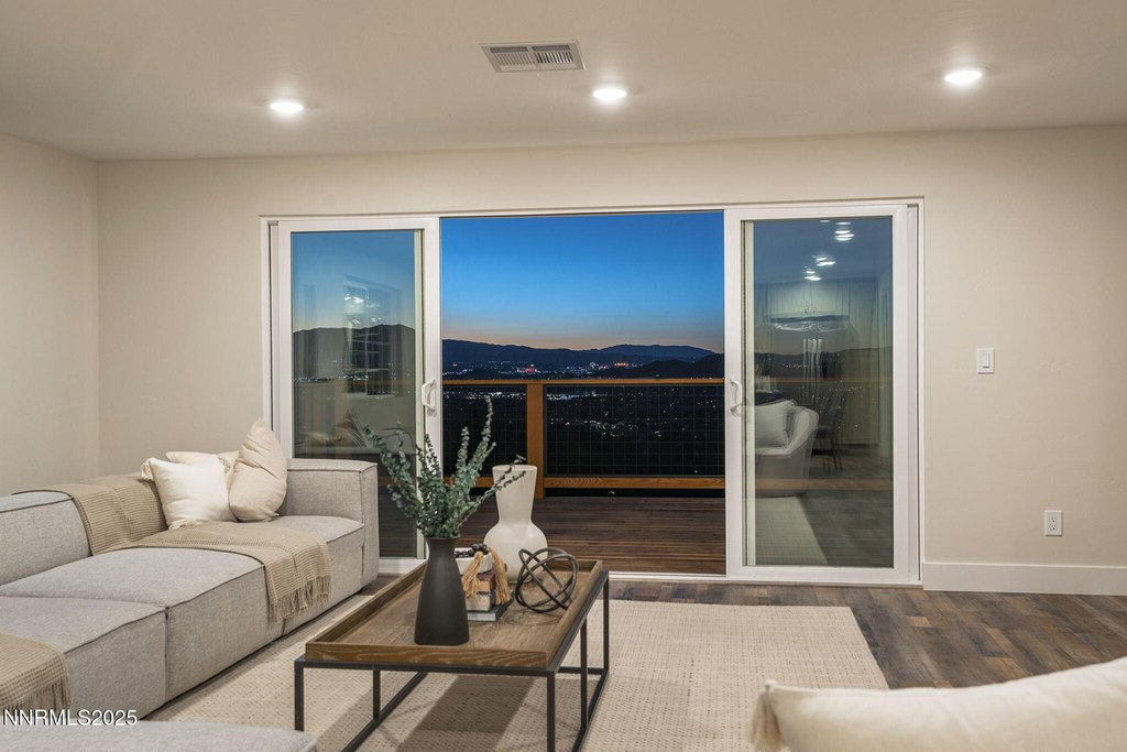 Reno, Nevada, 89521, United States, 3 Bedrooms Bedrooms, ,2.5 BathroomsBathrooms,Residential,Forsale,2012843