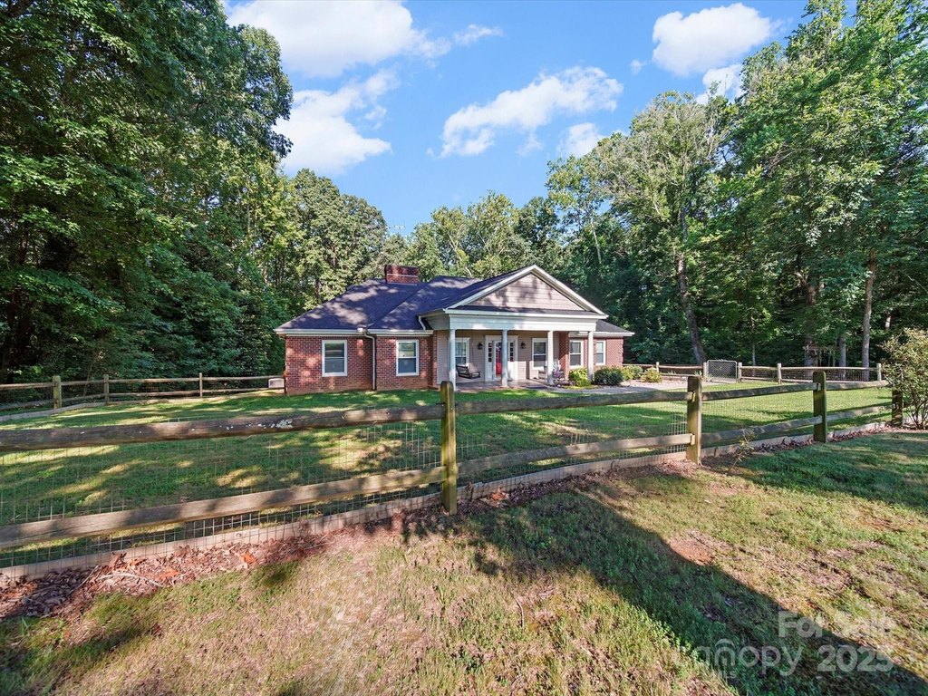 Statesville, North Carolina, 28625, United States, 3 Bedrooms Bedrooms, ,3 BathroomsBathrooms,Residential,Forsale,1985982