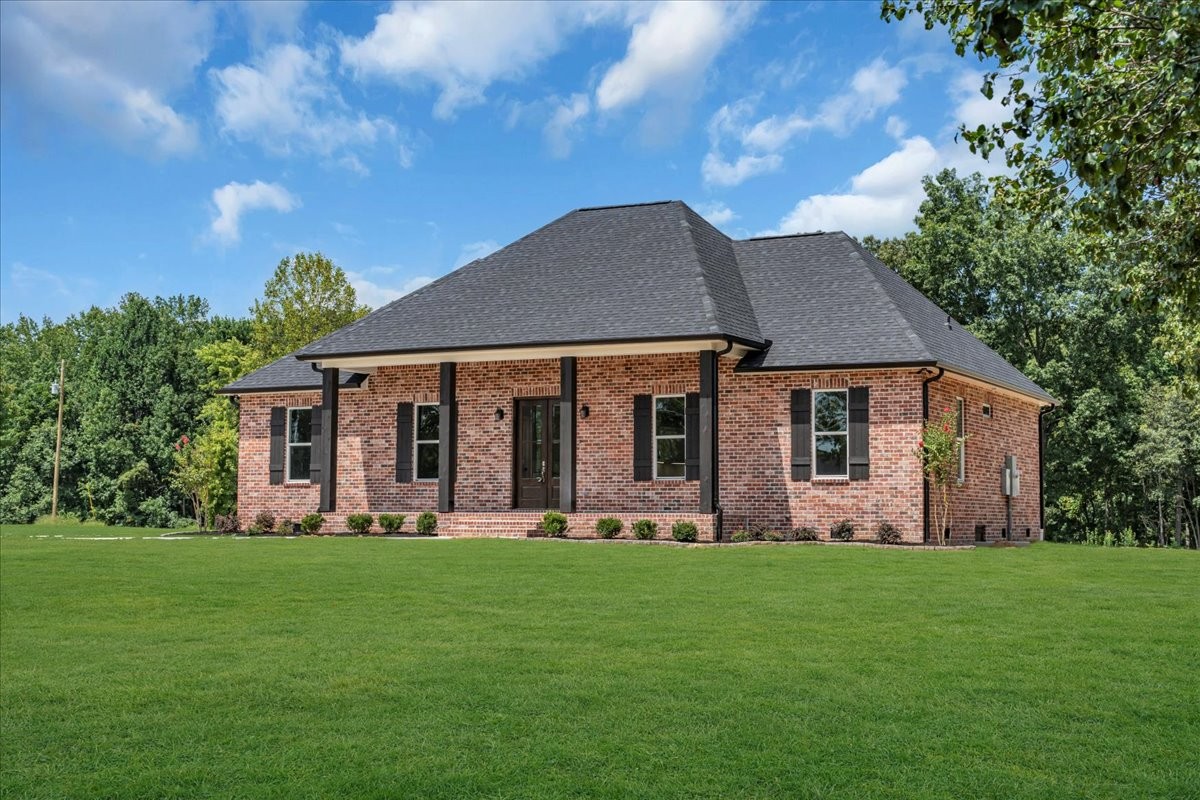 Smithville, Tennessee, 37166, United States, 3 Bedrooms Bedrooms, ,2.5 BathroomsBathrooms,Residential,Forsale,1999475