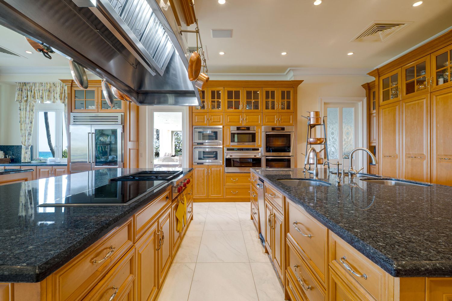 Manalapan, Florida, 33462, United States, 9 Bedrooms Bedrooms, ,13 BathroomsBathrooms,Residential,Forsale,1936184