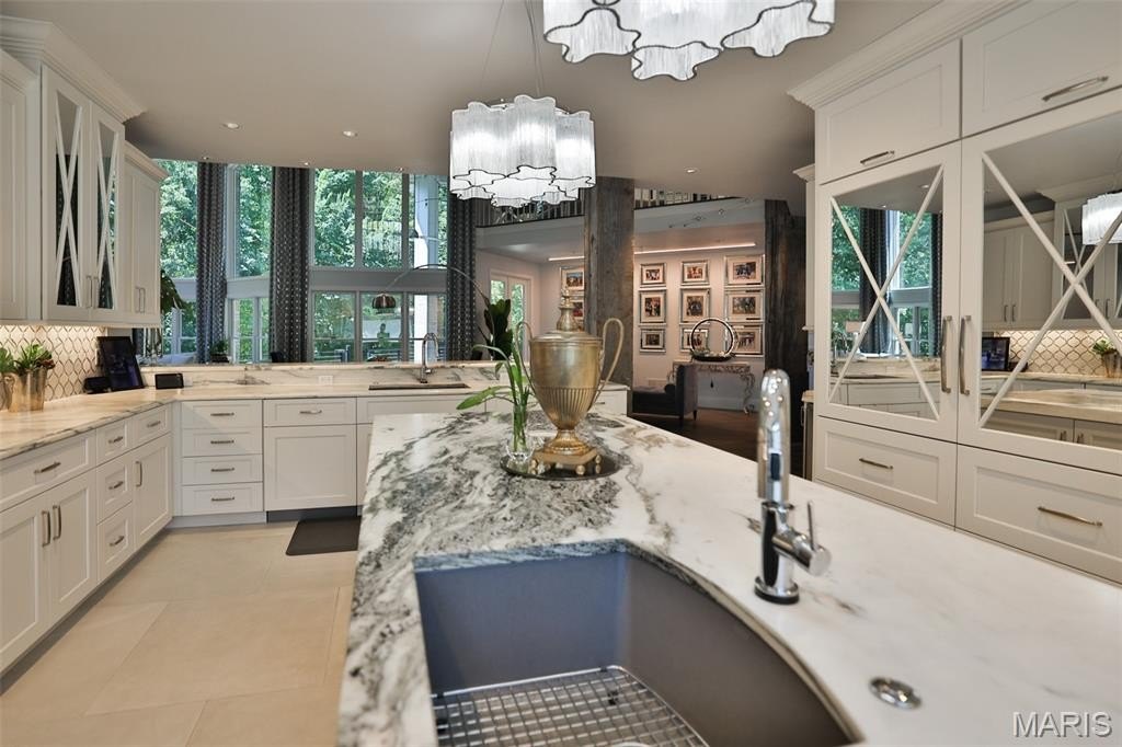 Edwardsville, Illinois, 62025, United States, 5 Bedrooms Bedrooms, ,6.5 BathroomsBathrooms,Residential,Forsale,1944128