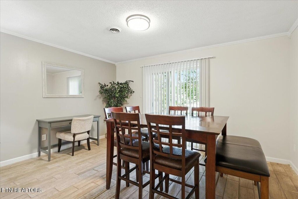 Louisville, Tennessee, 37777, United States, 3 Bedrooms Bedrooms, ,6 BathroomsBathrooms,Residential,Forsale,1942428