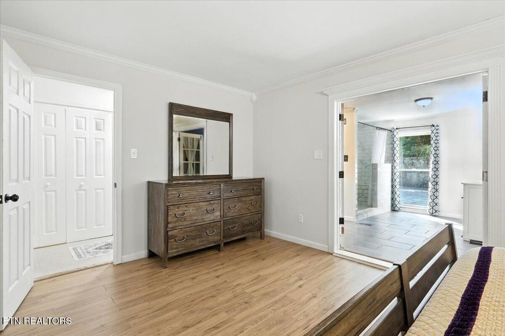 Louisville, Tennessee, 37777, United States, 3 Bedrooms Bedrooms, ,6 BathroomsBathrooms,Residential,Forsale,1942428