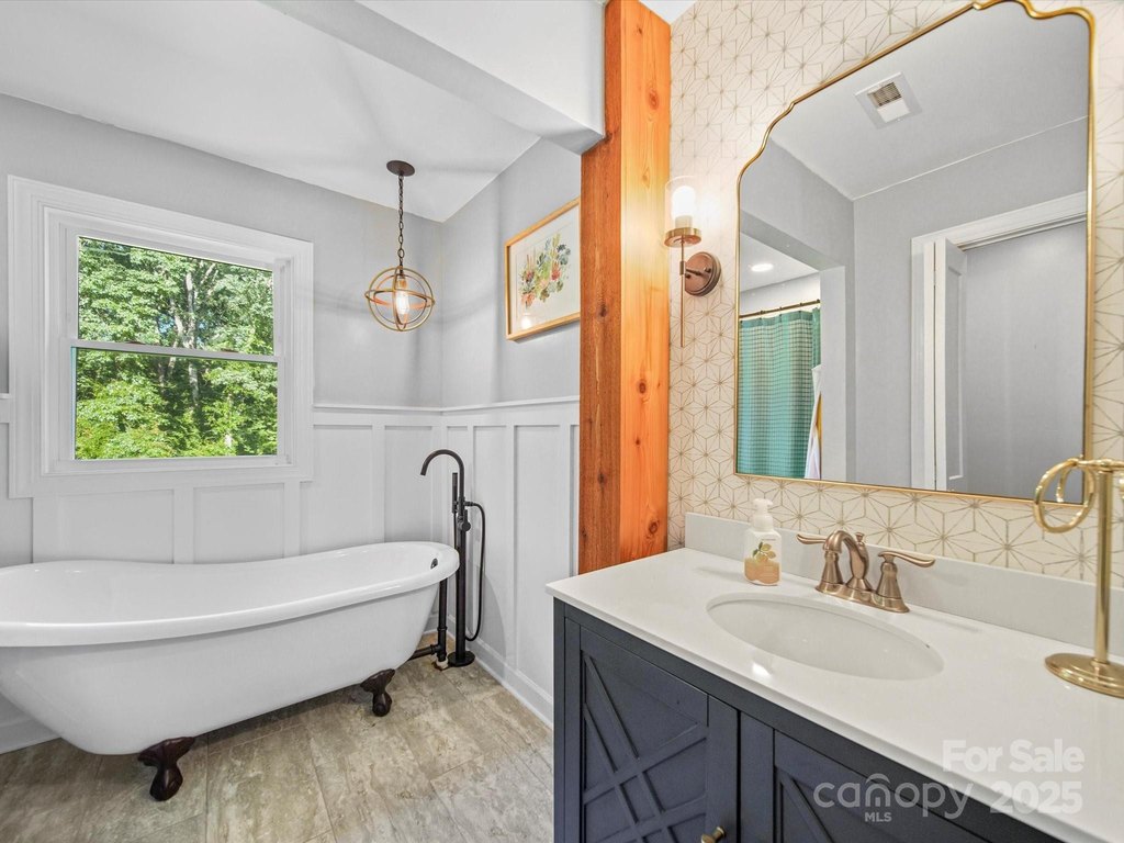 Statesville, North Carolina, 28625, United States, 3 Bedrooms Bedrooms, ,3 BathroomsBathrooms,Residential,Forsale,1985982