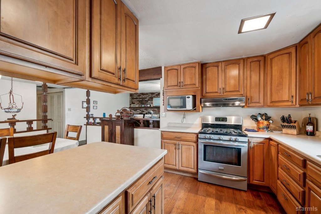South Lake Tahoe, California, 96150, United States, 3 Bedrooms Bedrooms, ,2 BathroomsBathrooms,Residential,Forsale,1886486