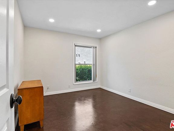 Mission Viejo, California, 92692, United States, 2 Bedrooms Bedrooms, ,2 BathroomsBathrooms,Residential,Forsale,1927551