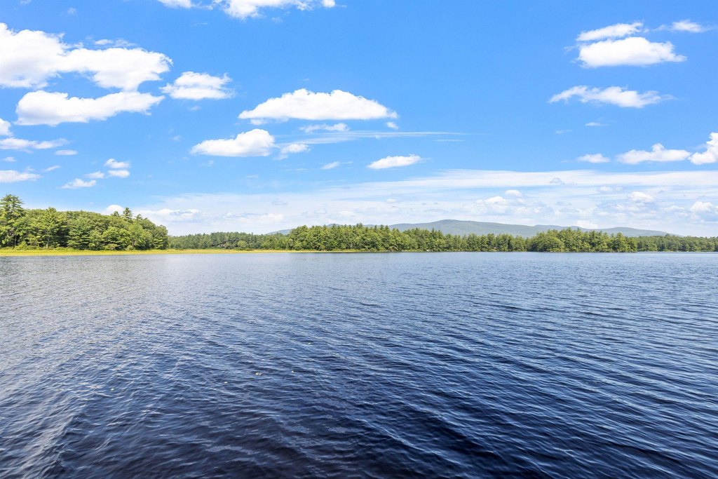 Moultonborough, New Hampshire, 03254, United States, 2 Bedrooms Bedrooms, ,1 BathroomBathrooms,Residential,Forsale,1952914