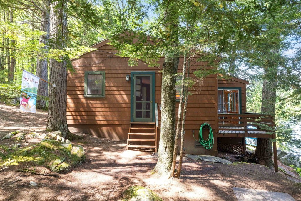 Moultonborough, New Hampshire, 03254, United States, 2 Bedrooms Bedrooms, ,1 BathroomBathrooms,Residential,Forsale,1952914