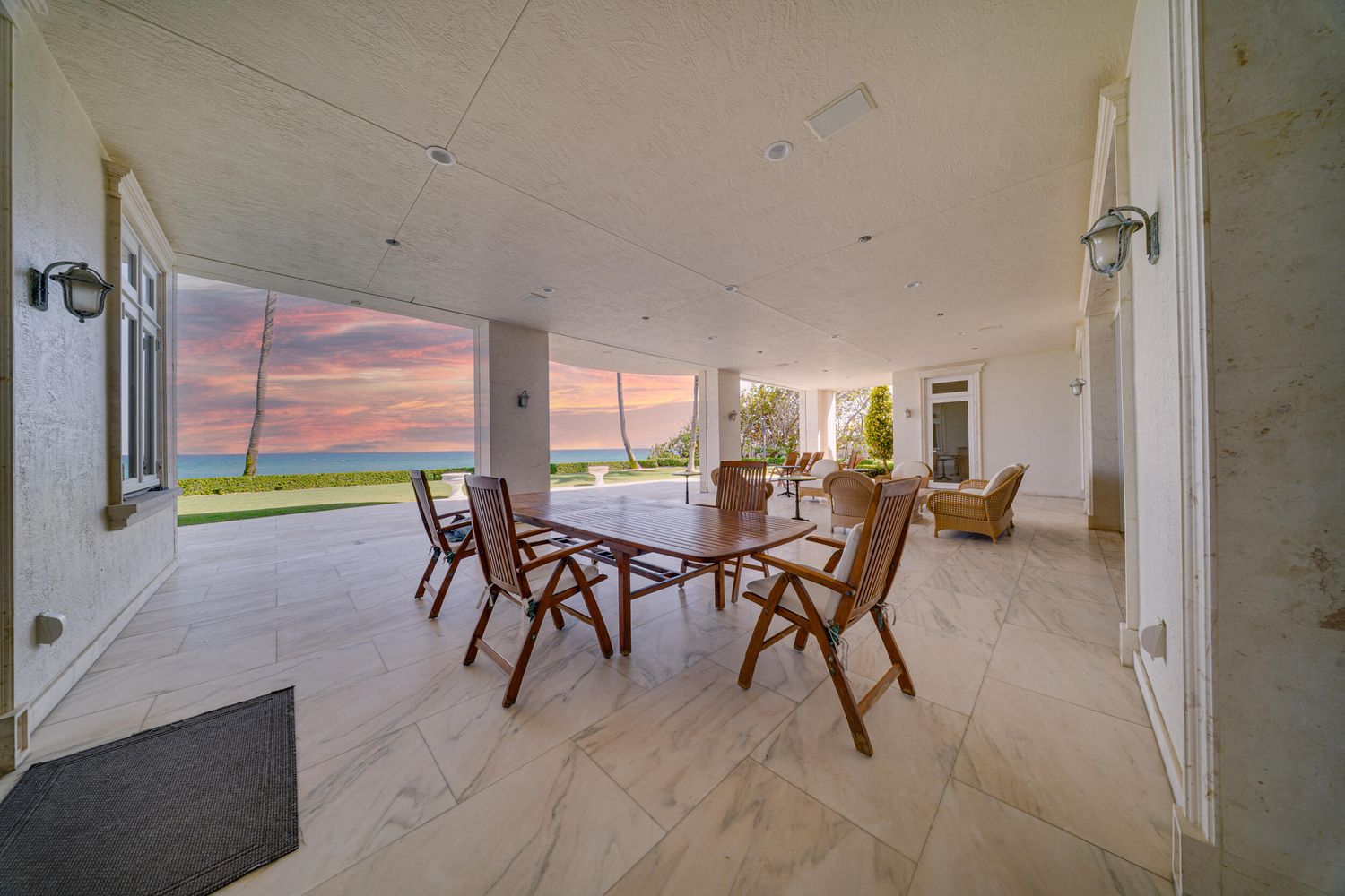 Manalapan, Florida, 33462, United States, 9 Bedrooms Bedrooms, ,13 BathroomsBathrooms,Residential,Forsale,1936184
