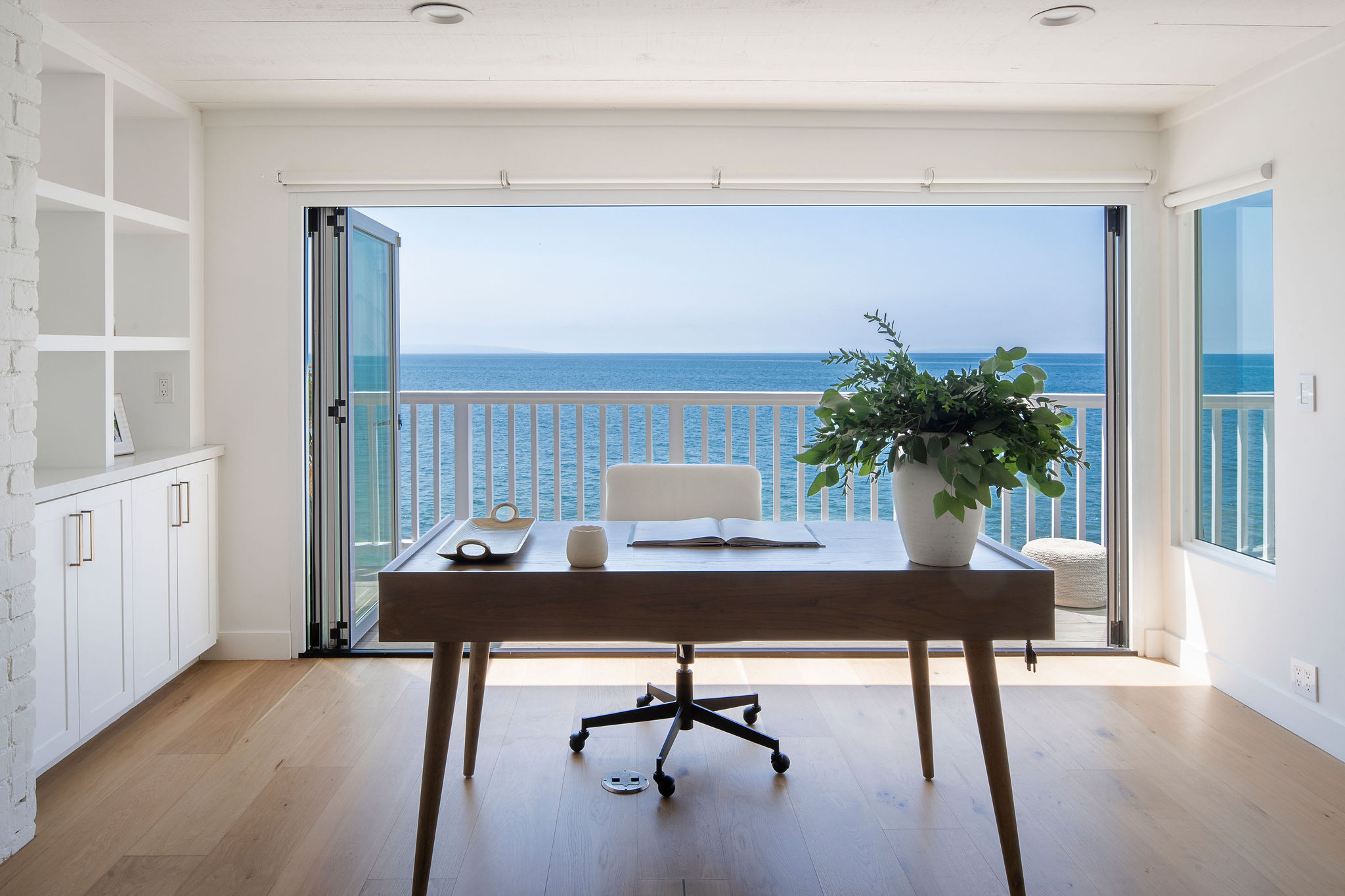 Malibu, California, 90265, United States, 3 Bedrooms Bedrooms, ,3 BathroomsBathrooms,Residential,Forsale,1922148