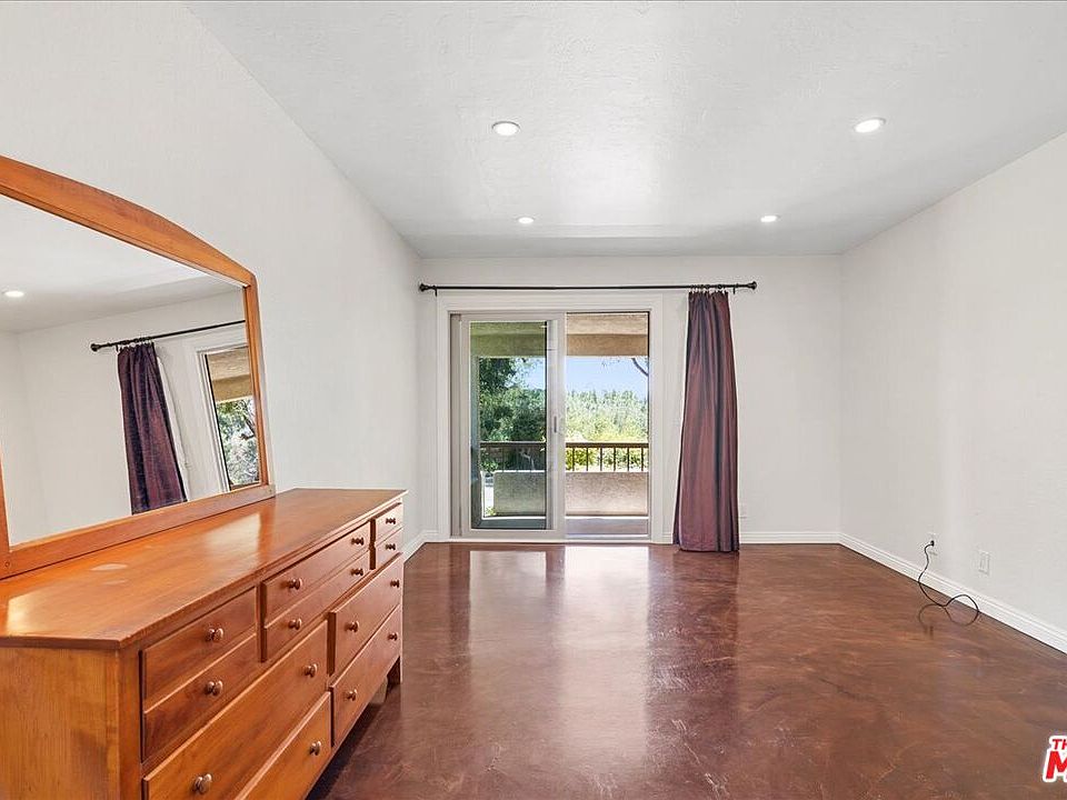 Mission Viejo, California, 92692, United States, 2 Bedrooms Bedrooms, ,2 BathroomsBathrooms,Residential,Forsale,1927551