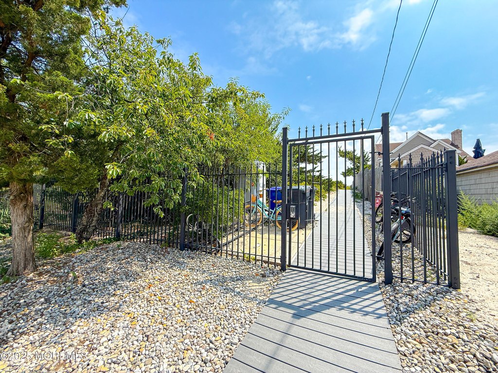 Mantoloking, New Jersey, 08738, United States, 4 Bedrooms Bedrooms, ,3 BathroomsBathrooms,Residential,Forsale,1922724