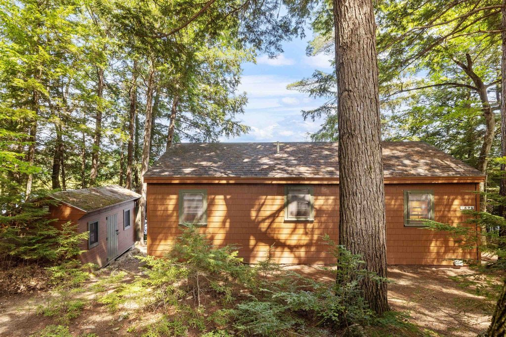 Moultonborough, New Hampshire, 03254, United States, 2 Bedrooms Bedrooms, ,1 BathroomBathrooms,Residential,Forsale,1952914