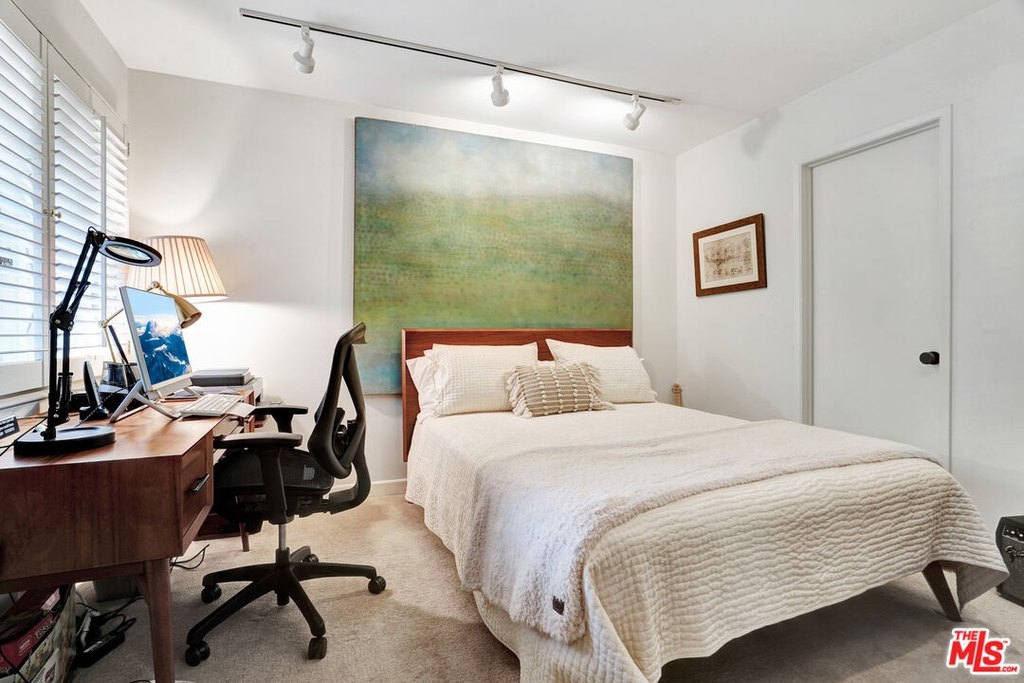 Malibu, California, 90265, United States, 4 Bedrooms Bedrooms, ,3 BathroomsBathrooms,Residential,Forsale,1904940
