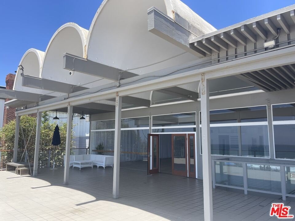 Malibu, California, 90265, United States, 4 Bedrooms Bedrooms, ,3 BathroomsBathrooms,Residential,Forsale,1904940
