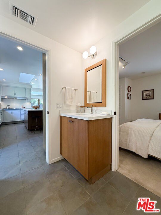 Malibu, California, 90265, United States, 4 Bedrooms Bedrooms, ,3 BathroomsBathrooms,Residential,Forsale,1904940