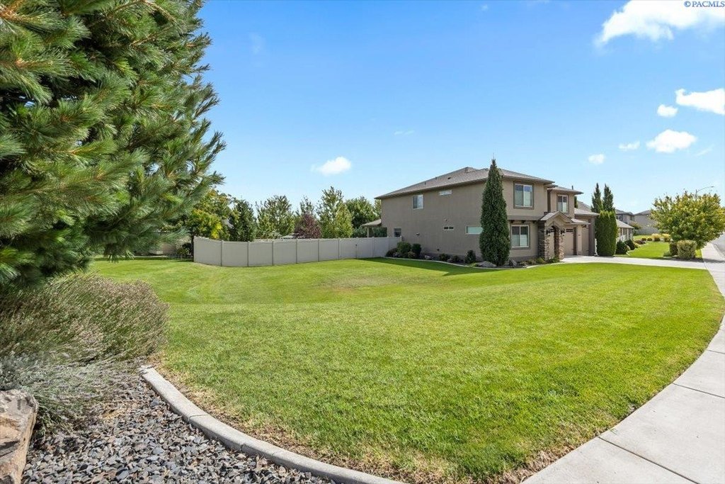 Richland, Washington, 99352, United States, 5 Bedrooms Bedrooms, ,3 BathroomsBathrooms,Residential,Forsale,1959746