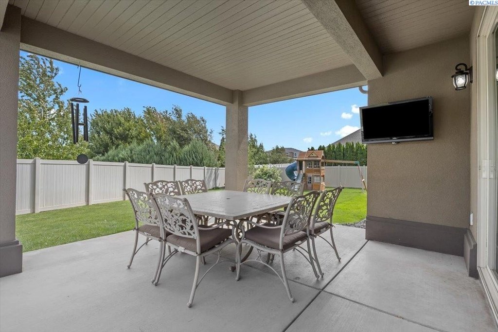 Richland, Washington, 99352, United States, 5 Bedrooms Bedrooms, ,3 BathroomsBathrooms,Residential,Forsale,1959746