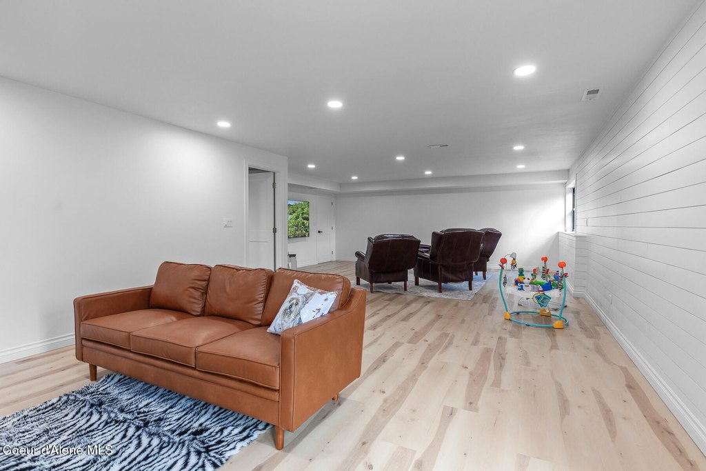 Hayden, Idaho, 83835, United States, 3 Bedrooms Bedrooms, ,3 BathroomsBathrooms,Residential,Forsale,1946353