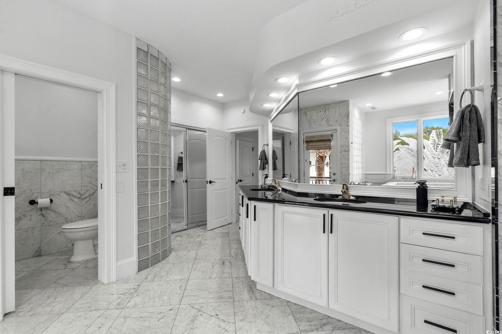 Myrtle Beach, South Carolina, 29577, United States, 6 Bedrooms Bedrooms, ,6.5 BathroomsBathrooms,Residential,Forsale,1962002