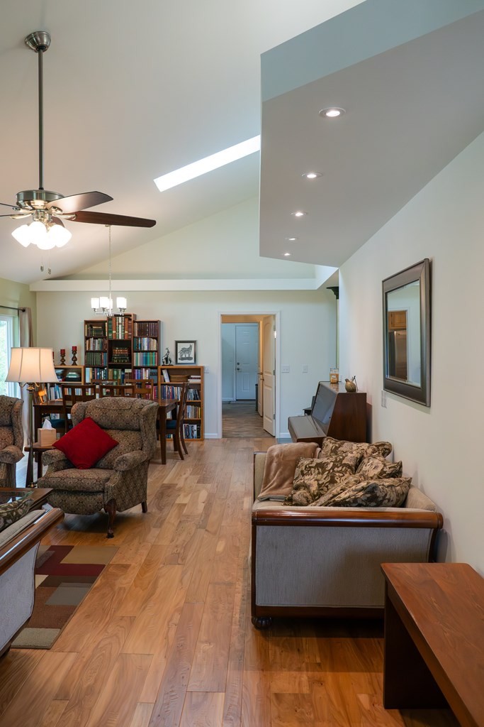 Doyle, Tennessee, 38559, United States, 3 Bedrooms Bedrooms, ,2 BathroomsBathrooms,Residential,Forsale,2010934