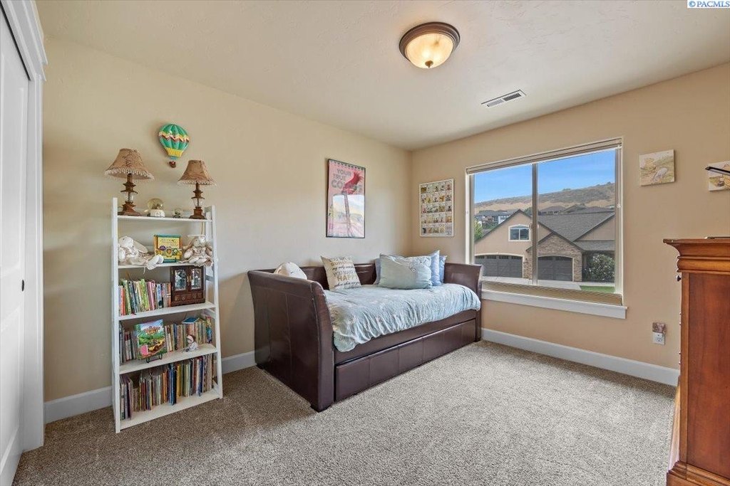 Richland, Washington, 99352, United States, 5 Bedrooms Bedrooms, ,3 BathroomsBathrooms,Residential,Forsale,1959746